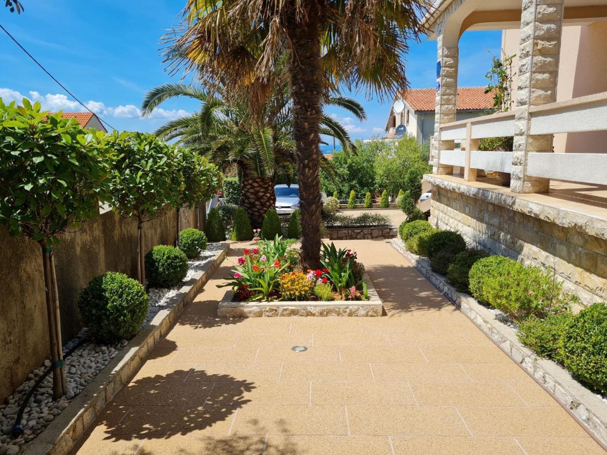 Apartments With A Parking Space Lun, Pag - 4062 Лун Екстериор снимка
