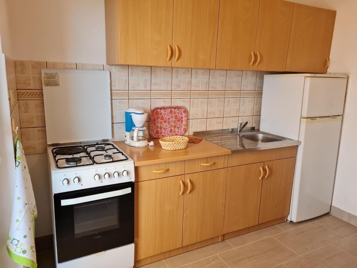 Apartments With A Parking Space Lun, Pag - 4062 Лун Екстериор снимка