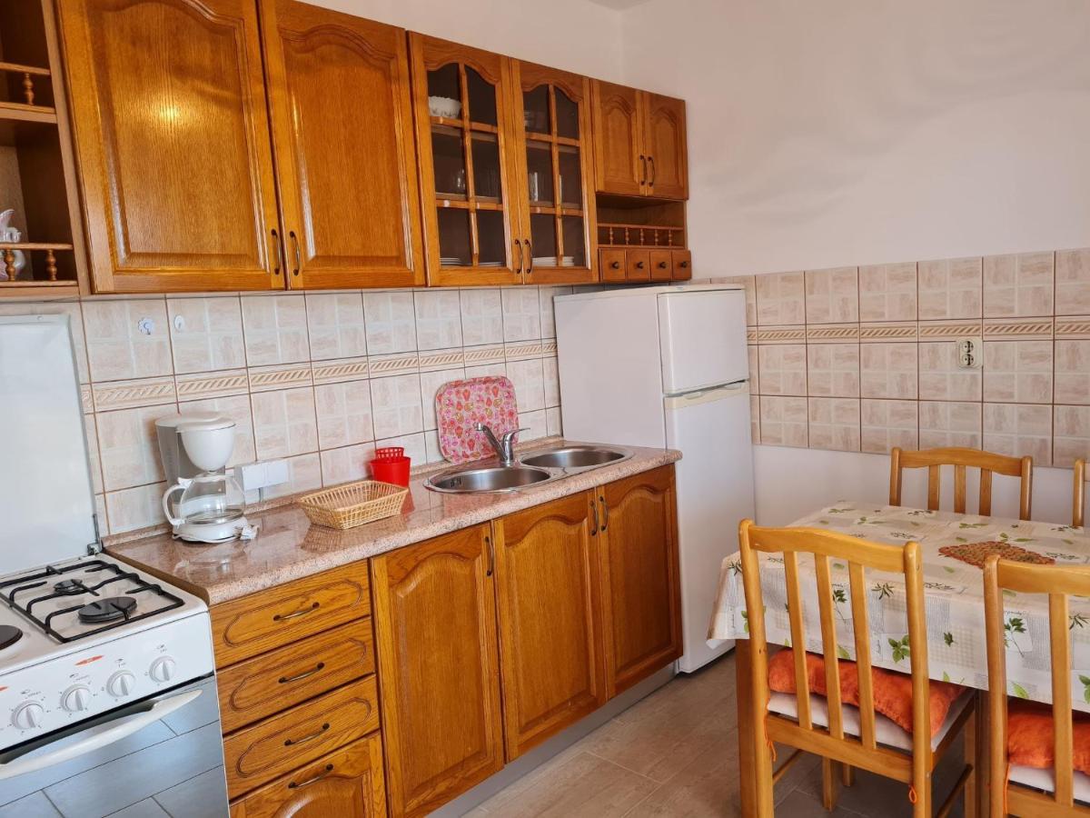 Apartments With A Parking Space Lun, Pag - 4062 Лун Екстериор снимка